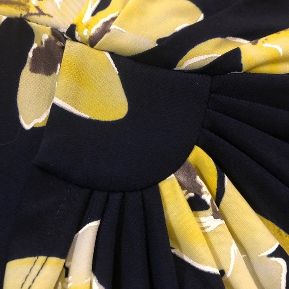 ☀️ Connected Apparel Drop Sleeve Rouched Dress Navy/Yellow Floral Size 4P - Picture 11 of 11